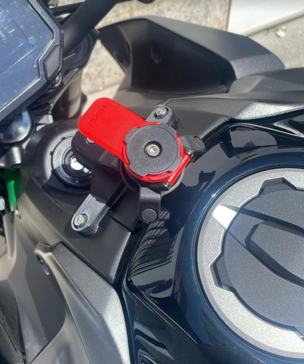 Soporte deposito Quadlock – Kawasaki Z900